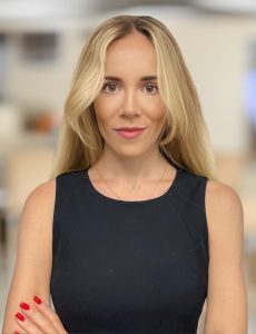 Headshot - Claudia Martin Candel